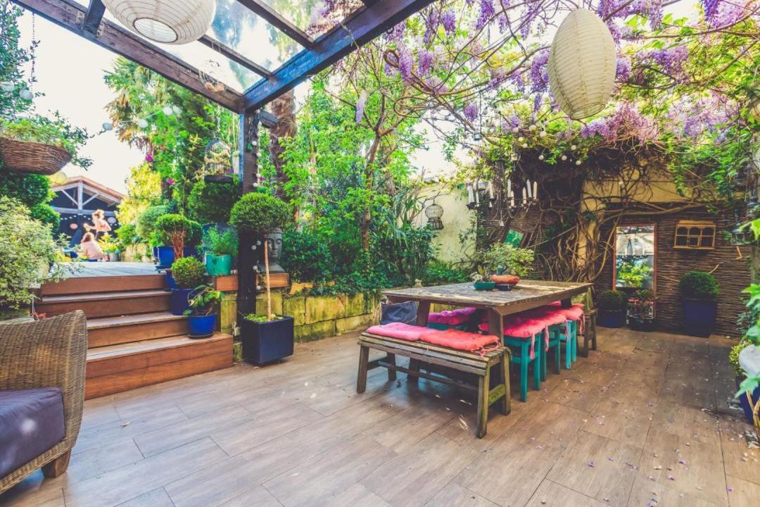 Buky Palace Pons Exterior photo